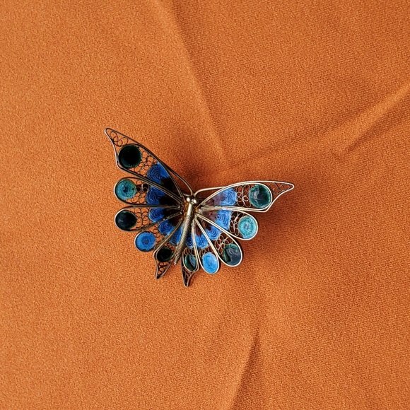 VINTAGE 800 Gold Filigree Butterfly and Glass Enamel Brooch - Picture 9 of 13